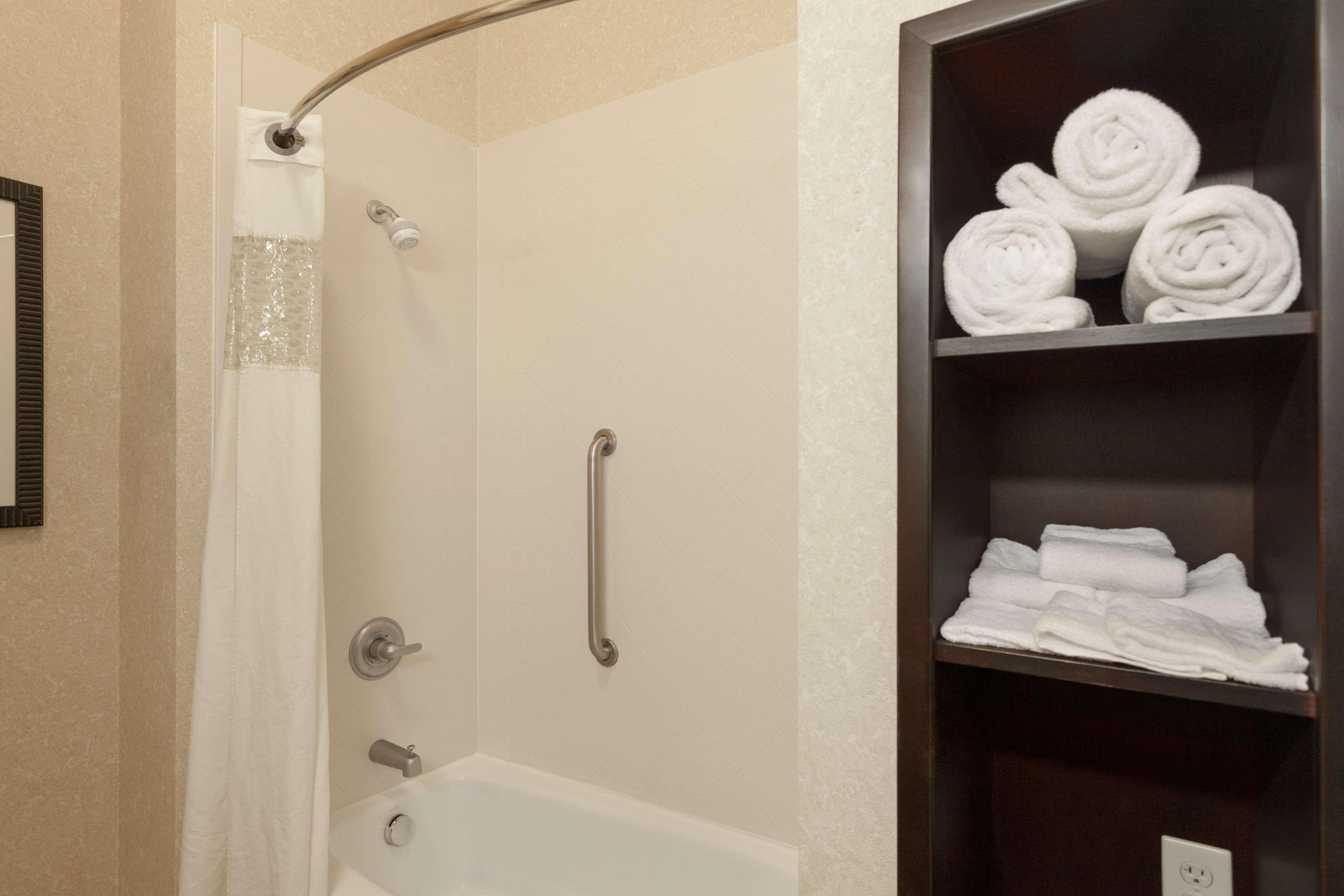 Hampton Inn Detroit Roseville Clinton Township Buitenkant foto