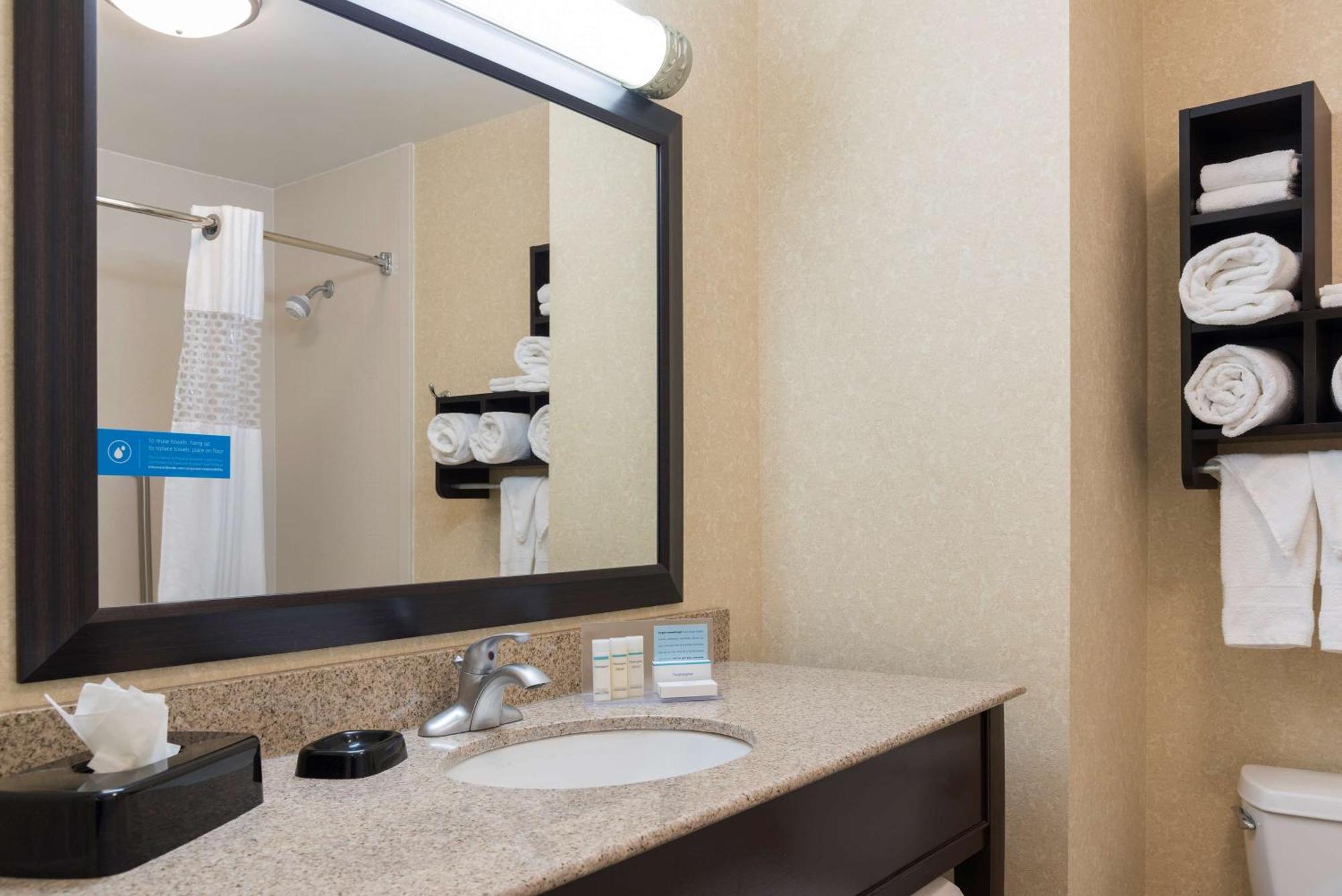 Hampton Inn Detroit Roseville Clinton Township Buitenkant foto